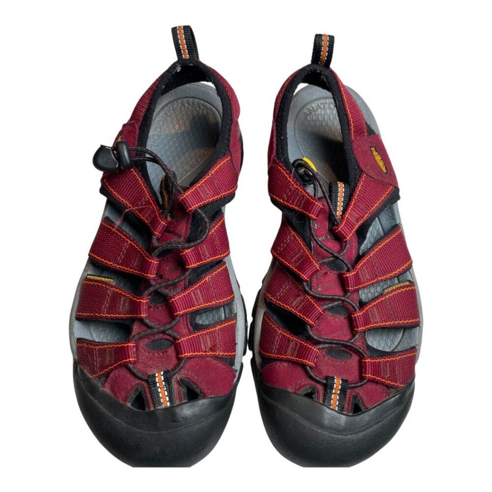 Keen multi-use women's sandal, fast drying, toe protection, cinch closure 9.5